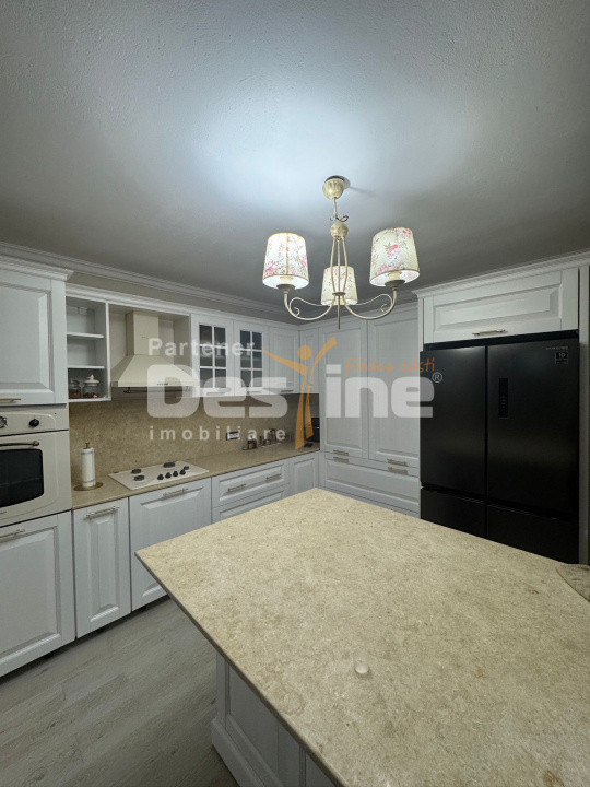 Casă spațioasă, panouri solare, Damila