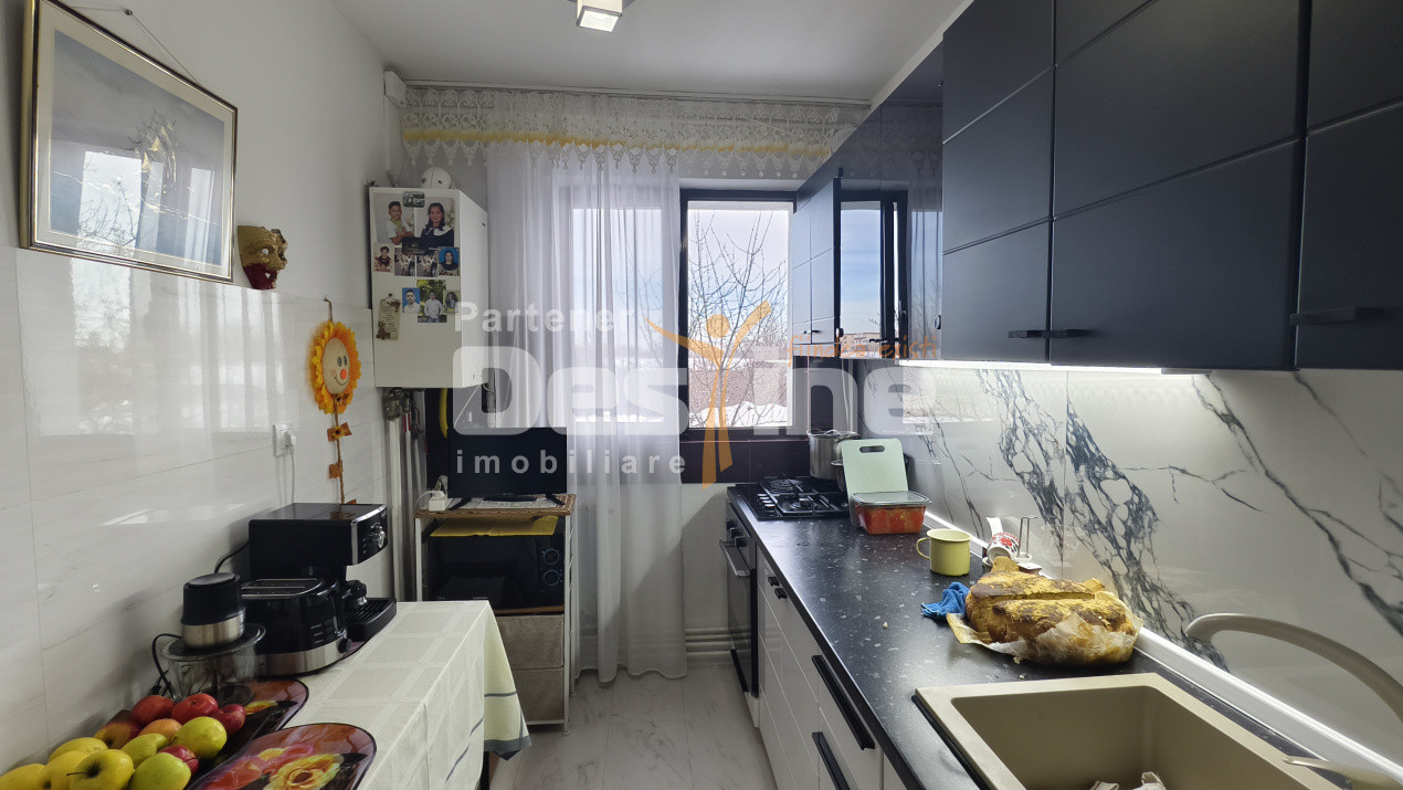 Apartament 2 camere zona vest, etaj intermediar