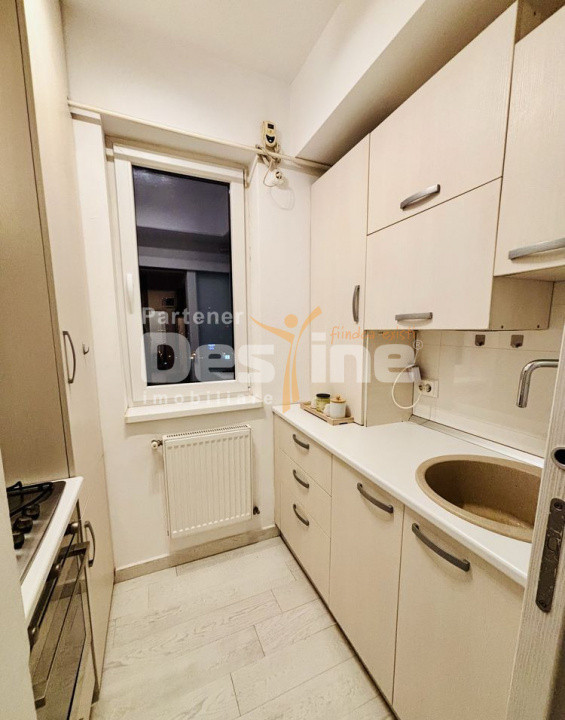 Apartament 3 camere+balcon generos, vedere Palatul Parlamentului, 13 Septembrie