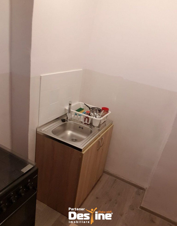 Garsoniera cu balcon, compartimentare practica, zona Petre Ispirescu