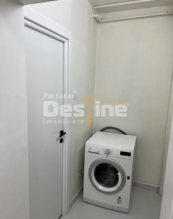 Garsoniera proaspat renovata 30 mp, etaj intermediar,  cartierul Tractorul 