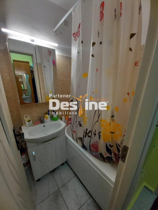 Apartament 2 camere 37 mp renovat mobilat utilat Tudor Vladimirescu, Roman