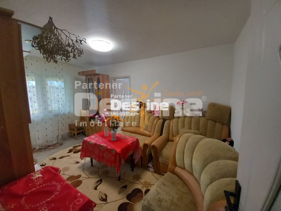 Apartament 2 camere 37 mp renovat mobilat utilat Tudor Vladimirescu, Roman