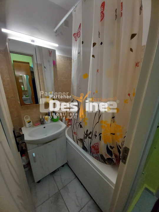 Apartament 2 camere 37 mp renovat mobilat utilat Tudor Vladimirescu, Roman