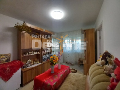 Apartament 2 camere 37 mp renovat mobilat utilat Tudor Vladimirescu, Roman