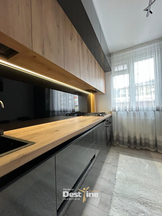 Apartament Lux 3 camere 87mp central cu 2parcare 700€