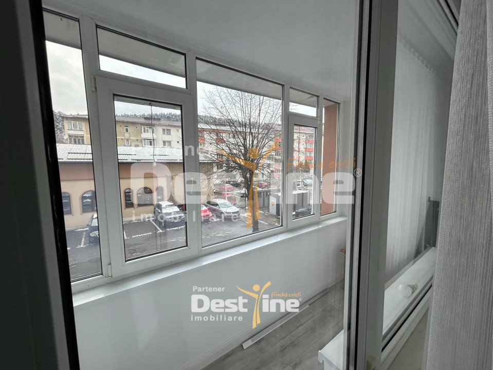 Apartament Lux 3 camere 87mp central cu 2 parcari 600€