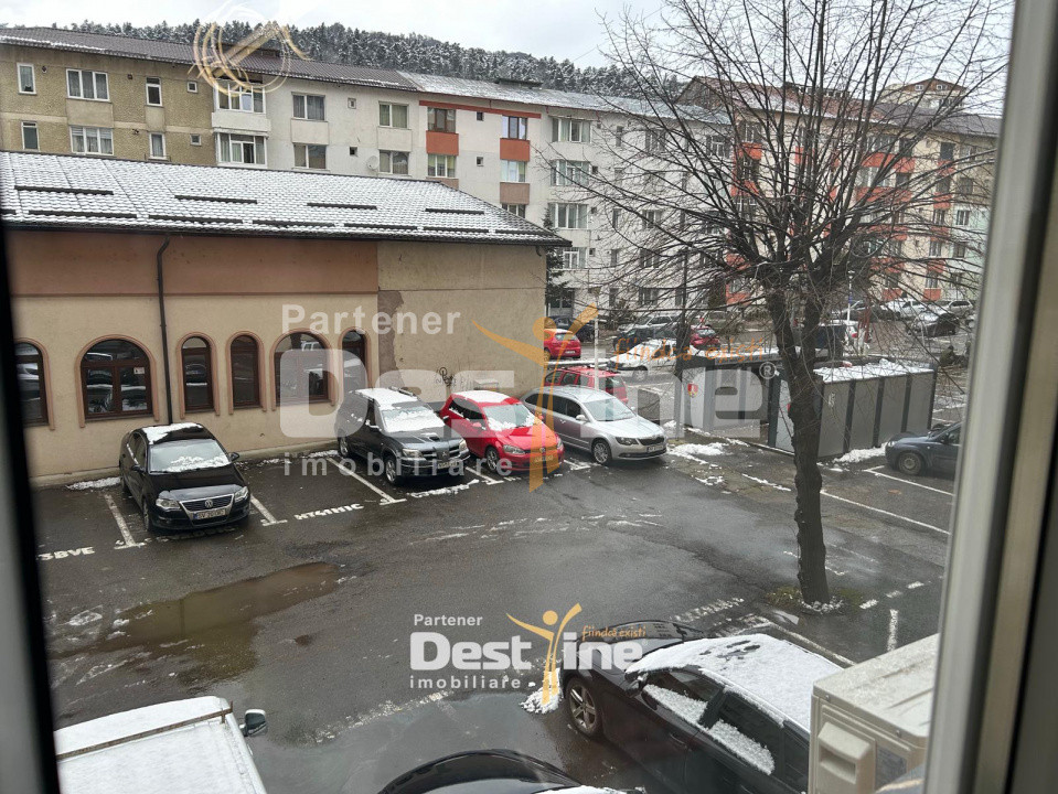 Apartament Lux 3 camere 87mp central cu 2 parcari 600€