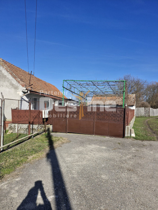 Casă frumoasă - zonă liniștită