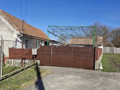 Casă frumoasă - zonă liniștită