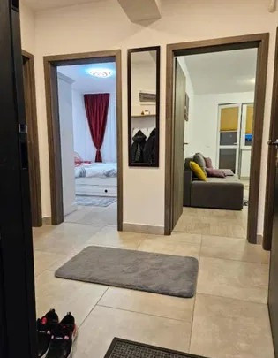 Studio 45 mp, etaj intermediar, cu loc de parcare si balcon, Tractorul - Coresi