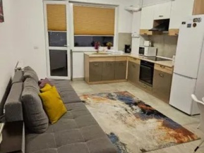 Studio 45 mp, etaj intermediar, cu loc de parcare si balcon, Tractorul - Coresi