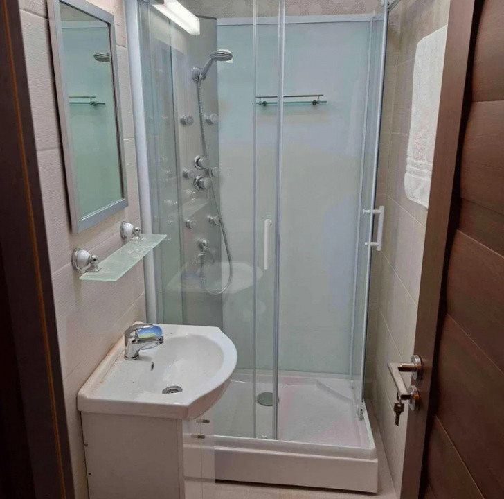 Garsoniera la prima inchiriere, renovata, ultracentrala, zona Victoriei