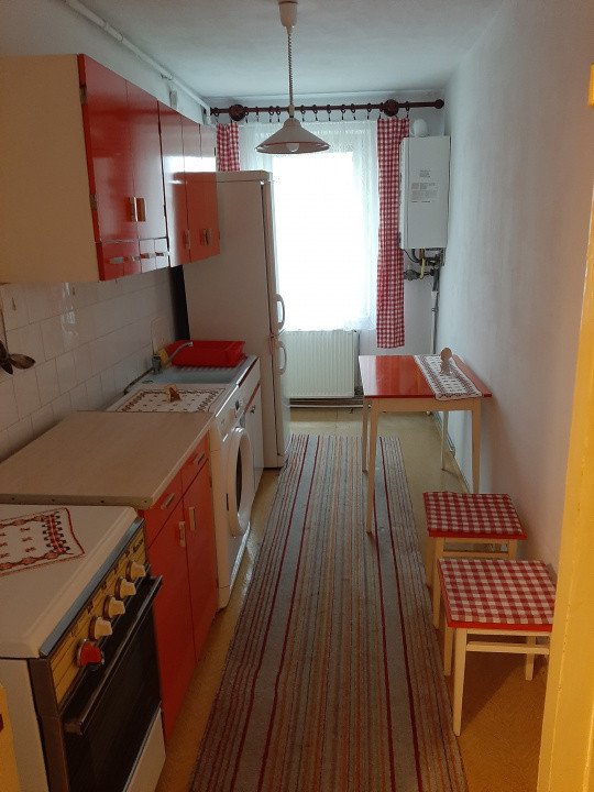 Apartament cu 2 camere decomandat , situat in cartierul Astra, Calea Bucuresti