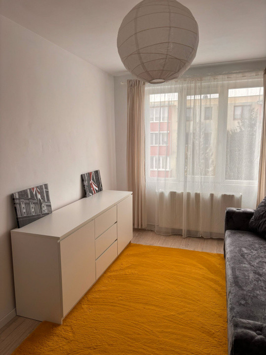 Apartament cu 2 camere decomandat, etaj intermediar, situat in cartierul Astra