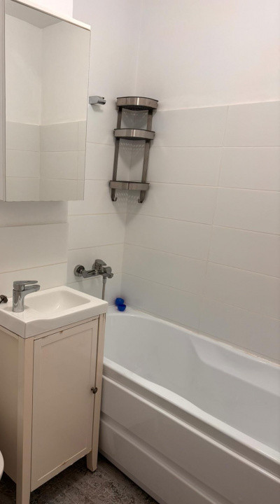 Apartament cu 2 camere decomandat, etaj intermediar, situat in cartierul Astra