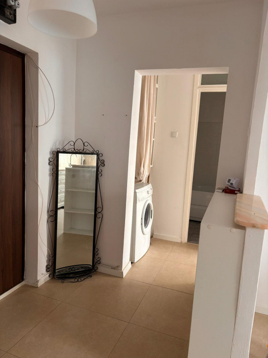 Apartament cu 2 camere decomandat, etaj intermediar, situat in cartierul Astra