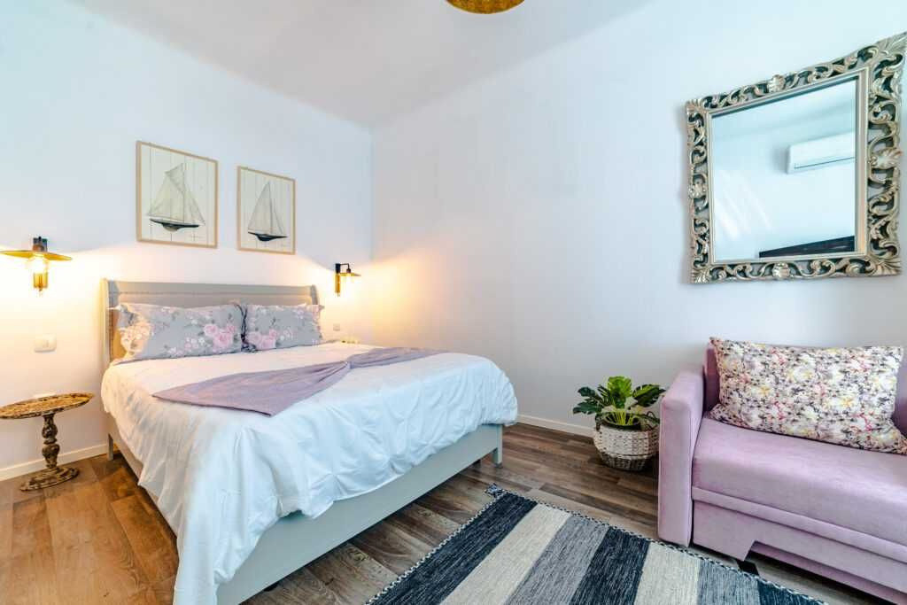 Apartament Cu 2 Camere, Centrul Orașului – La Doar Cativa Pasi!