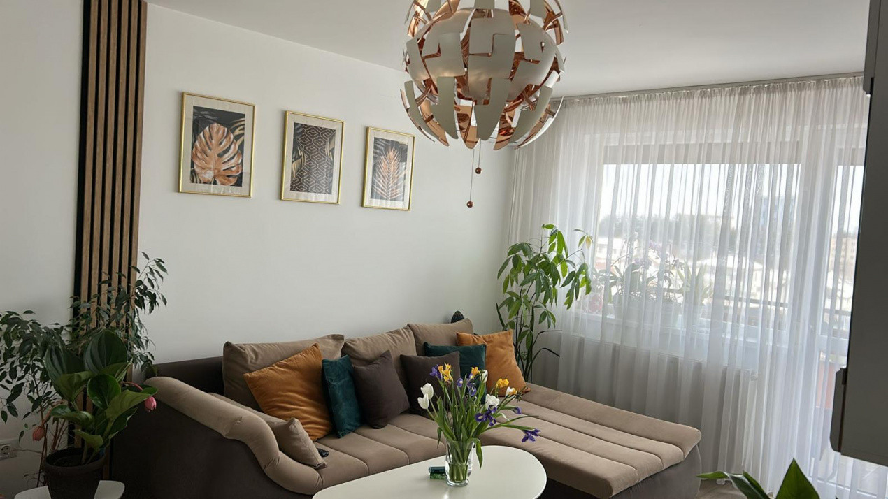 Apartament cu 2 camere mobilat utilat, cu loc de parcare parcare, zona Coresi