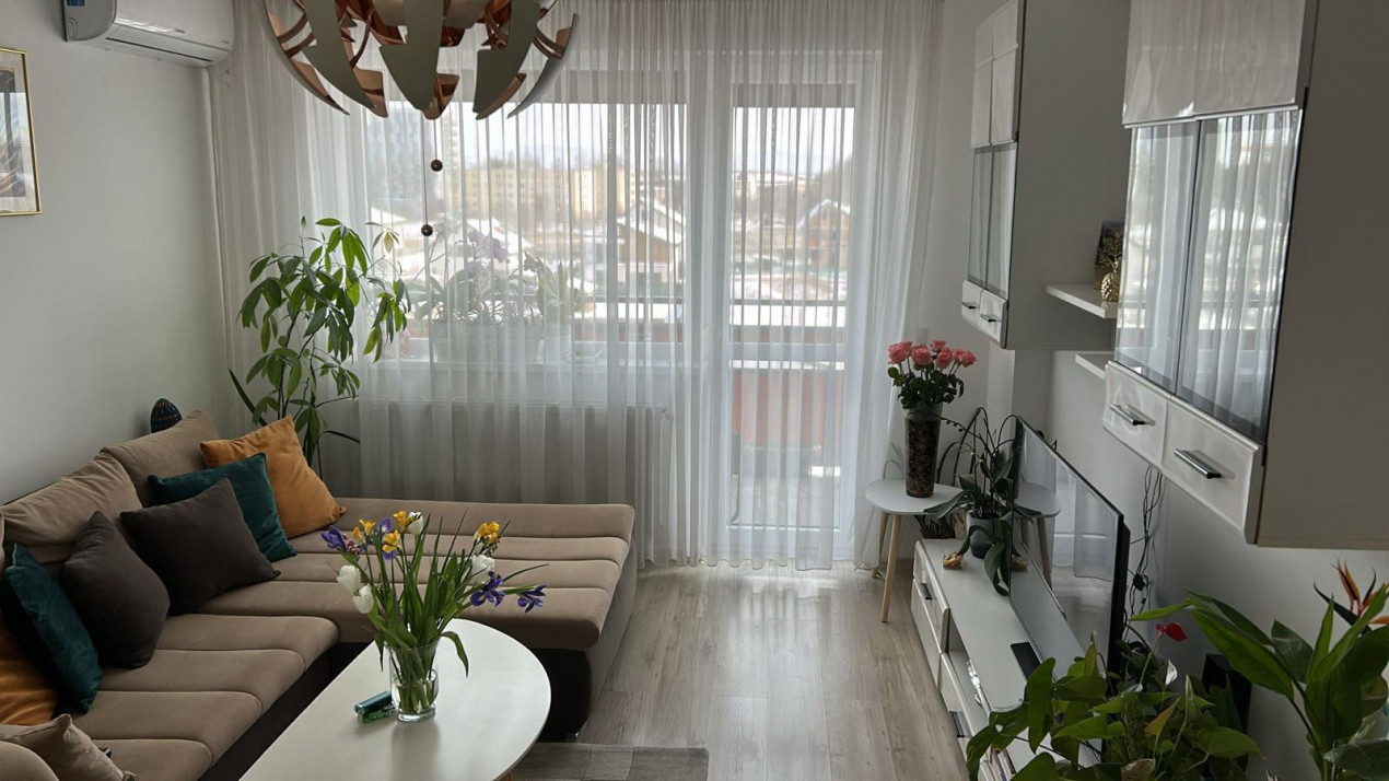 Apartament cu 2 camere mobilat utilat, cu loc de parcare parcare, zona Coresi