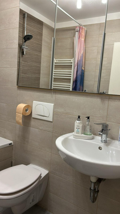 Apartament cu 2 camere mobilat utilat, cu loc de parcare parcare, zona Coresi