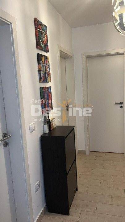 Apartament cu 2 camere mobilat utilat, cu loc de parcare parcare, zona Coresi