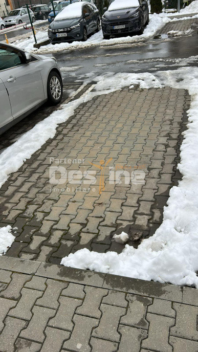 Apartament cu 2 camere mobilat utilat, cu loc de parcare parcare, zona Coresi