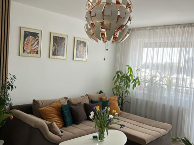 Apartament cu 2 camere mobilat utilat, cu loc de parcare parcare, zona Coresi