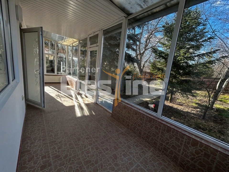 Casă de închiriat Copou 5CD 100MP parter+mansarda+terasa si gradina 700MP