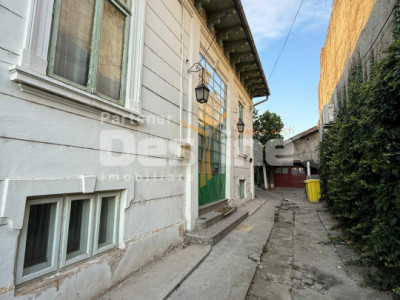 Casa zona centrala, teren 800 mp 