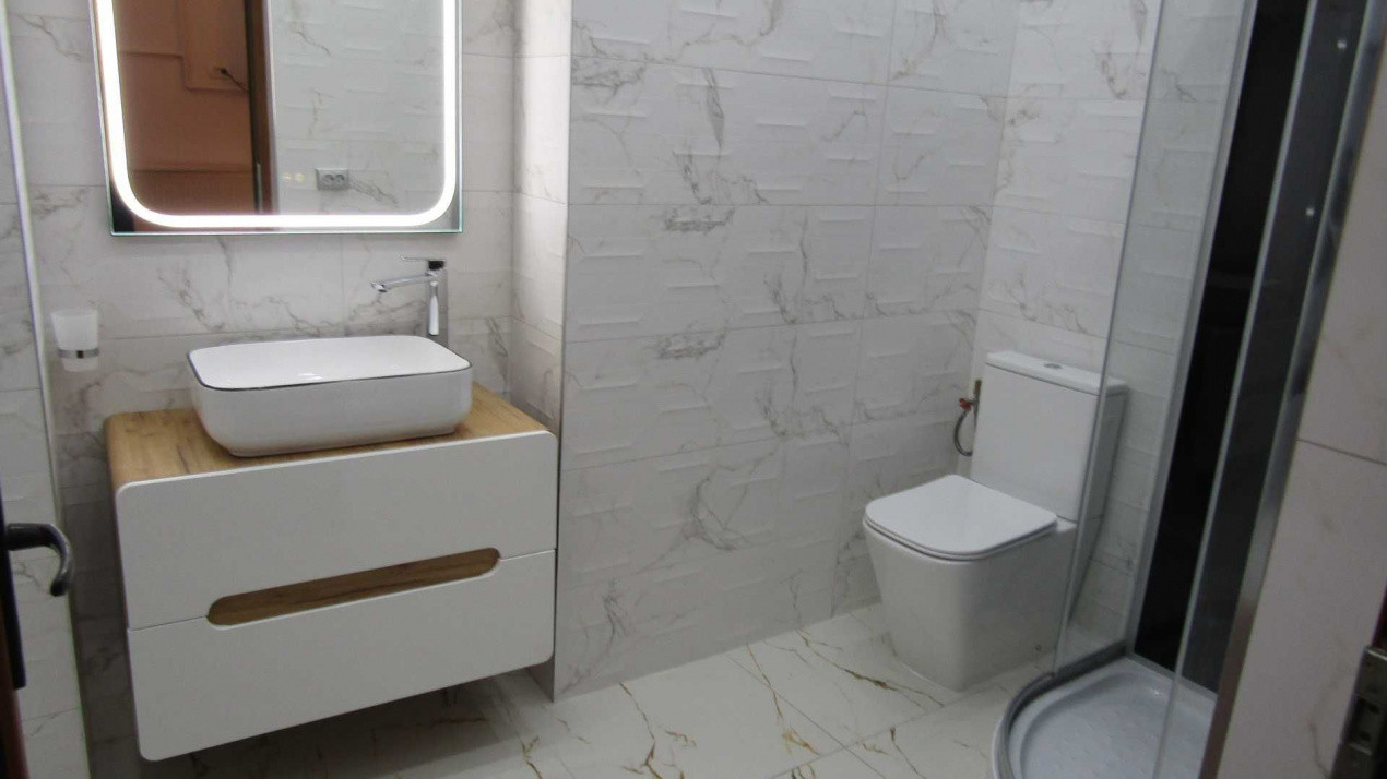 Apartament cu 2 camere, suprafata generoasa de 62 mp, mobilat si utilat modern