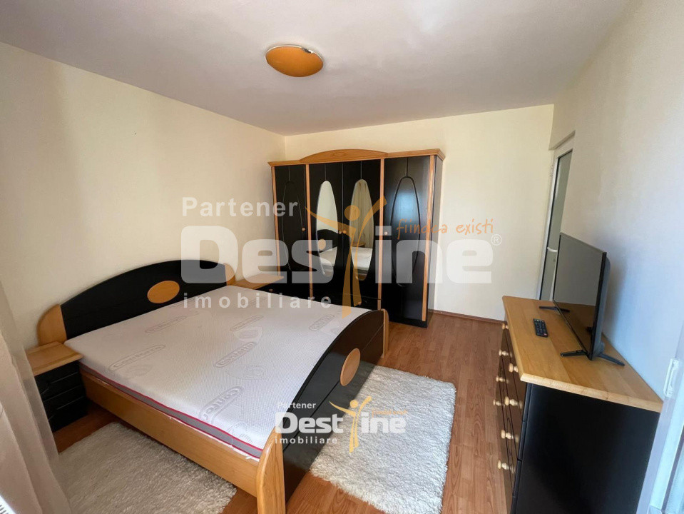 Chirie apartament 4 camere 88 mp mobilat și utilat - Centru