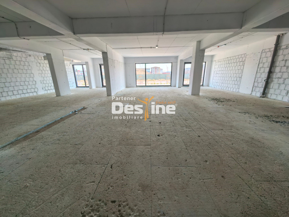 Spatiu Comercial 217 mp parter + 2 parcari la intrare in Cartierul Silk District