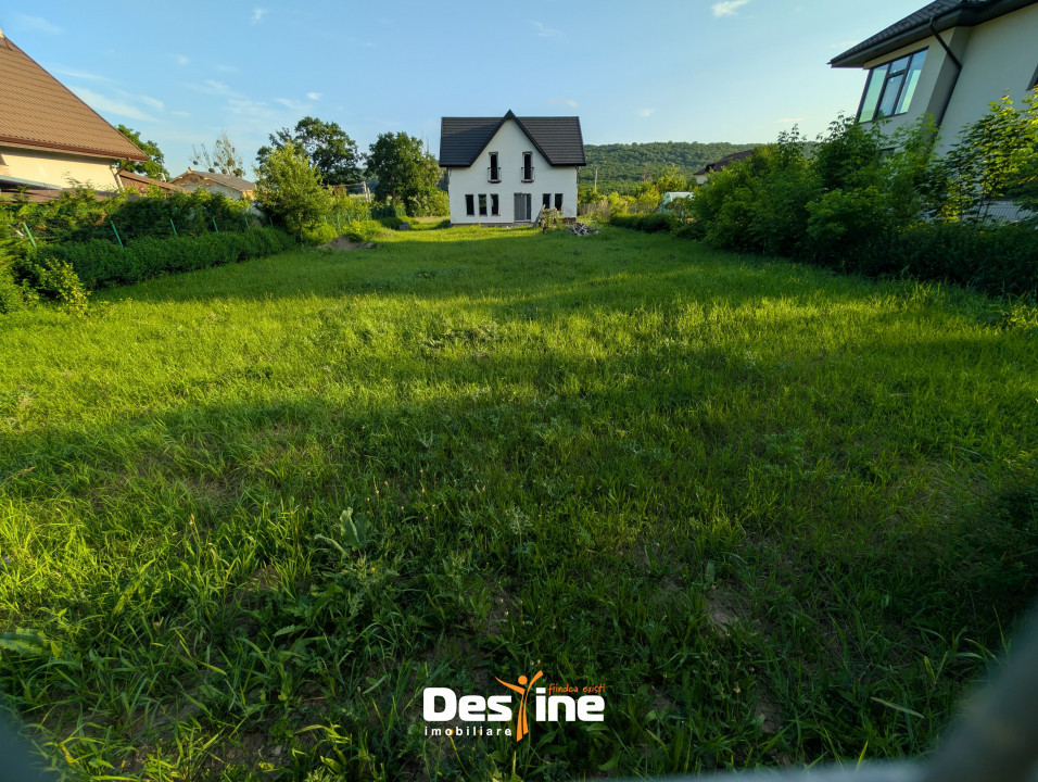 Dobrovăț - Casă la Roșu P+1+Pod 129 mp Utili 1000 mp Teren