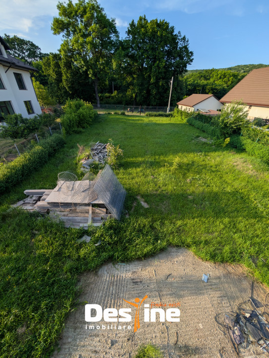 Dobrovăț - Casă la Roșu P+1+Pod 129 mp Utili 1000 mp Teren