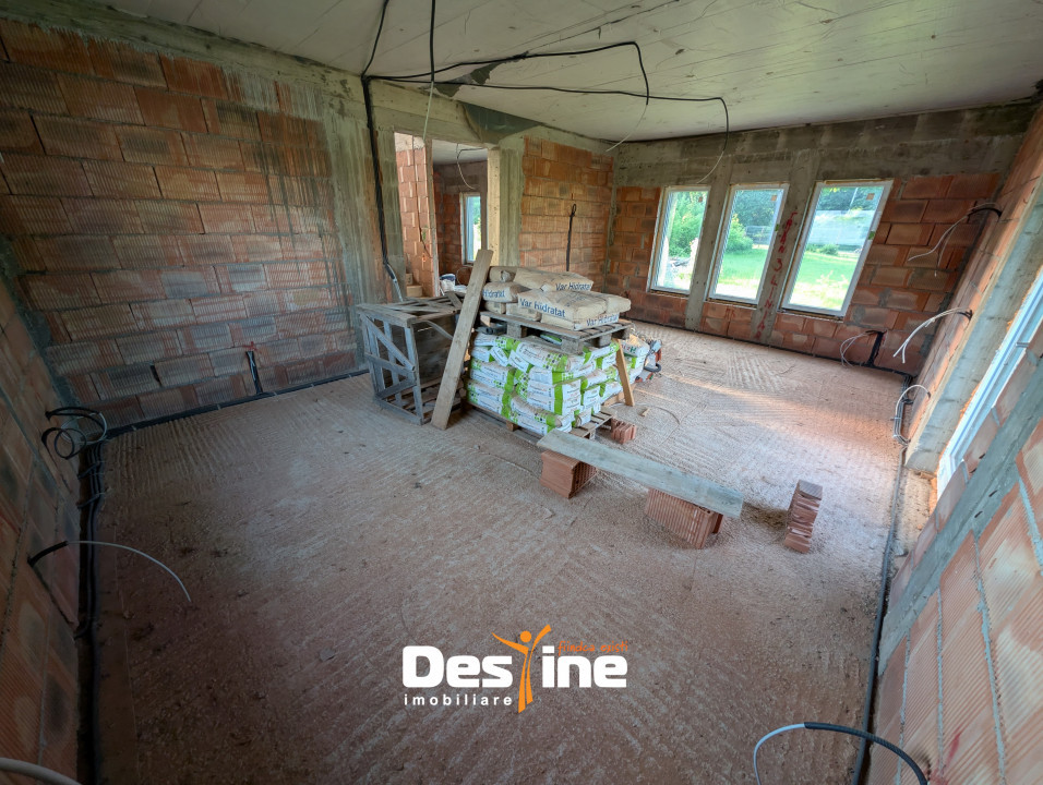 Dobrovăț - Casă la Roșu P+1+Pod 129 mp Utili 1000 mp Teren