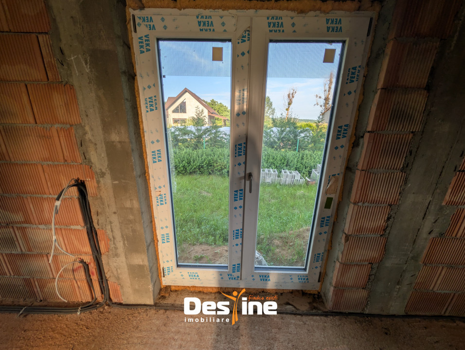 Dobrovăț - Casă la Roșu P+1+Pod 129 mp Utili 1000 mp Teren