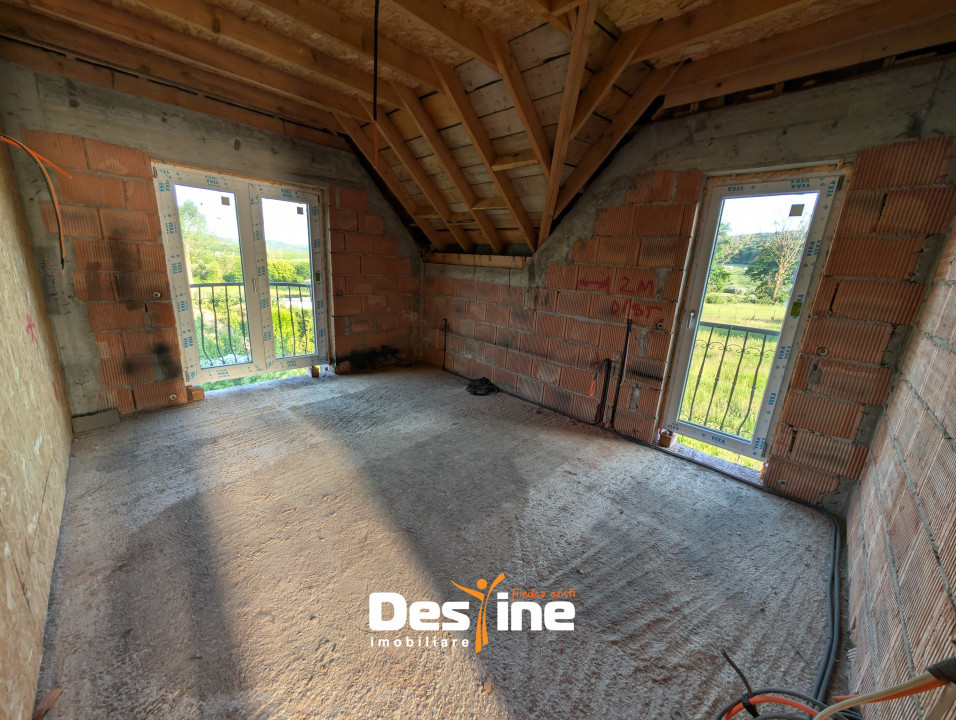 Dobrovăț - Casă la Roșu P+1+Pod 129 mp Utili 1000 mp Teren