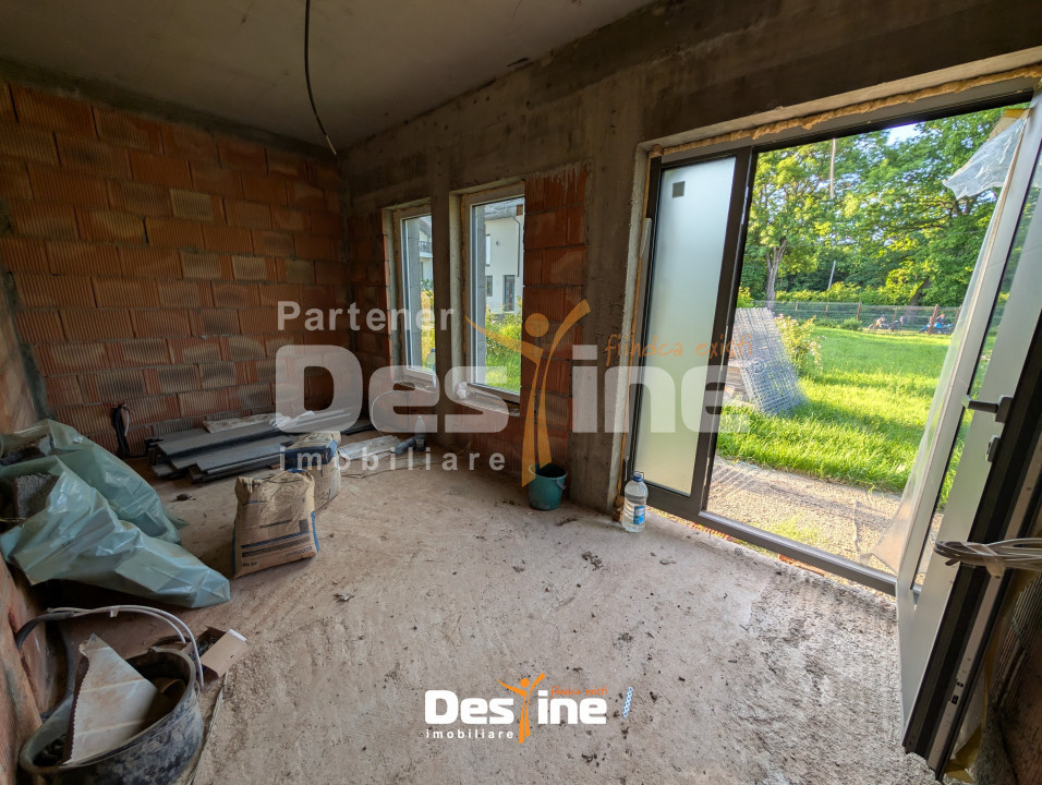 Dobrovăț - Casă la Roșu P+1+Pod 129 mp Utili 1000 mp Teren