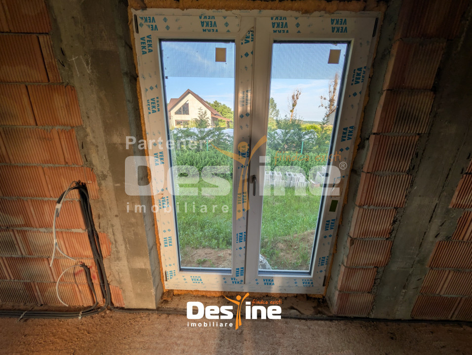 Dobrovăț - Casă la Roșu P+1+Pod 129 mp Utili 1000 mp Teren