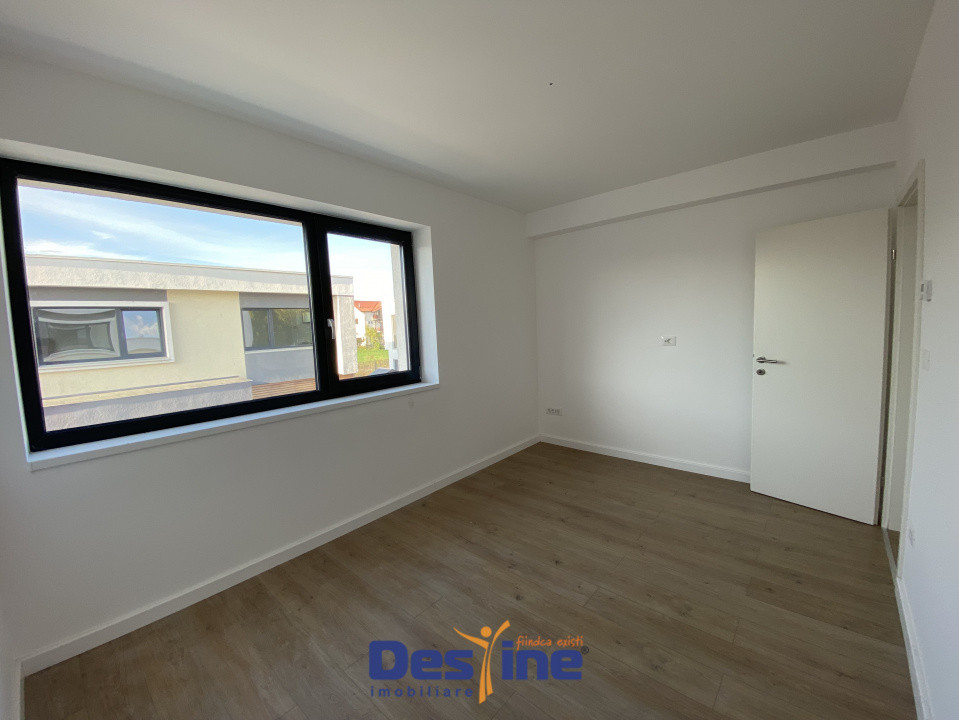 Vila tip duplex cu 4 camere constructie noua, pretabil rezidential sau comercial