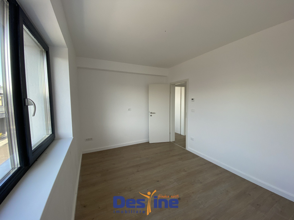 Vila tip duplex cu 4 camere constructie noua, pretabil rezidential sau comercial
