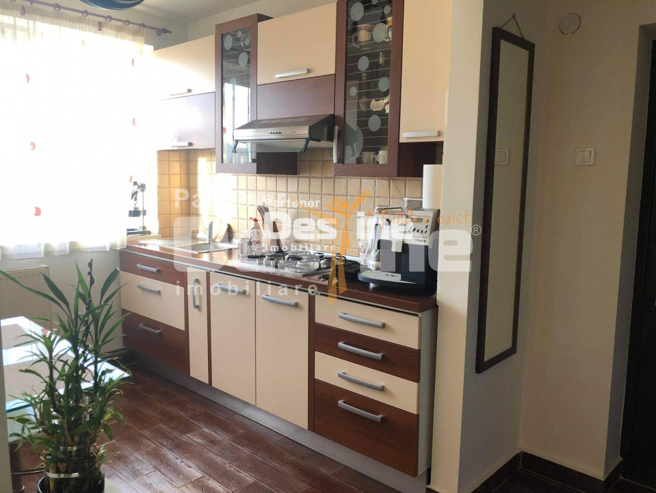 Apartament cu 2 camere, semidecomandat, etaj 4/4, 50 mp, finisat - ultracentral