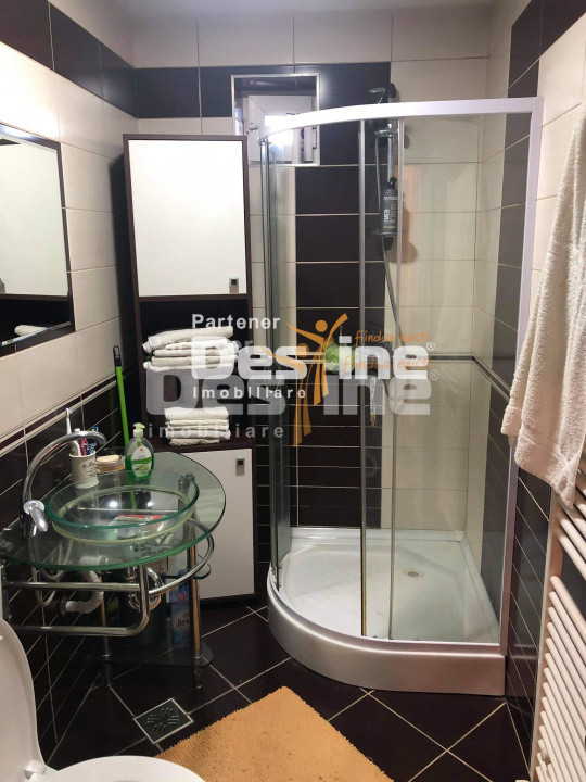 Apartament cu 2 camere, semidecomandat, etaj 4/4, 50 mp, finisat - ultracentral