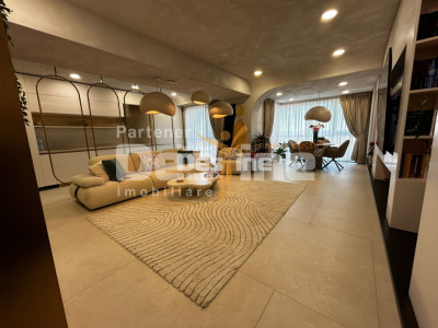 Apartament Copou 2 camere 70 mp mobilat cu parcare subterană și boxă