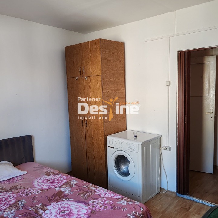 Chirie Piata Nicolina, camera de camin mobilata si utilata, etaj 3, baie cu geam