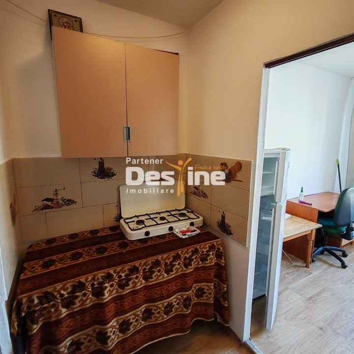 Chirie Piata Nicolina, camera de camin mobilata si utilata, etaj 3, baie cu geam