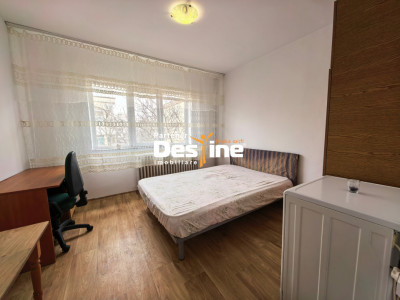 Chirie Piata Nicolina, camera de camin mobilata si utilata, etaj 3, baie cu geam