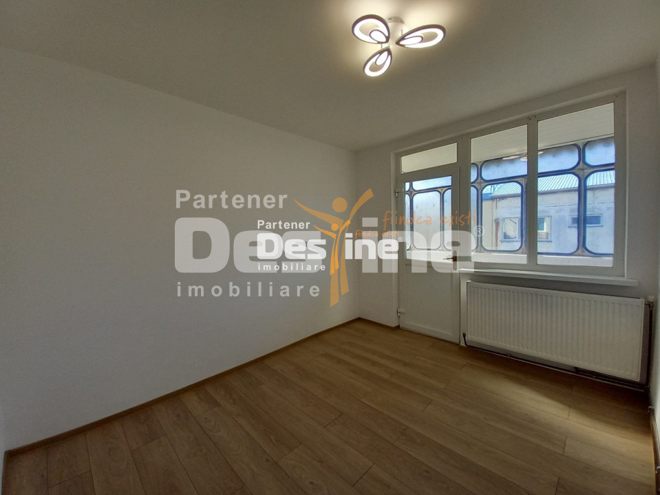 Apartament 2 camere 46 mp model decomandat, renovat in totalitate - Roman