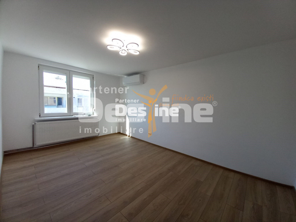 Apartament 2 camere 46 mp model decomandat, renovat in totalitate - Roman